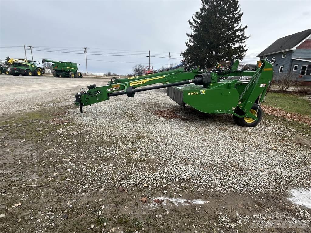 John Deere S300 Niittomurskaimet