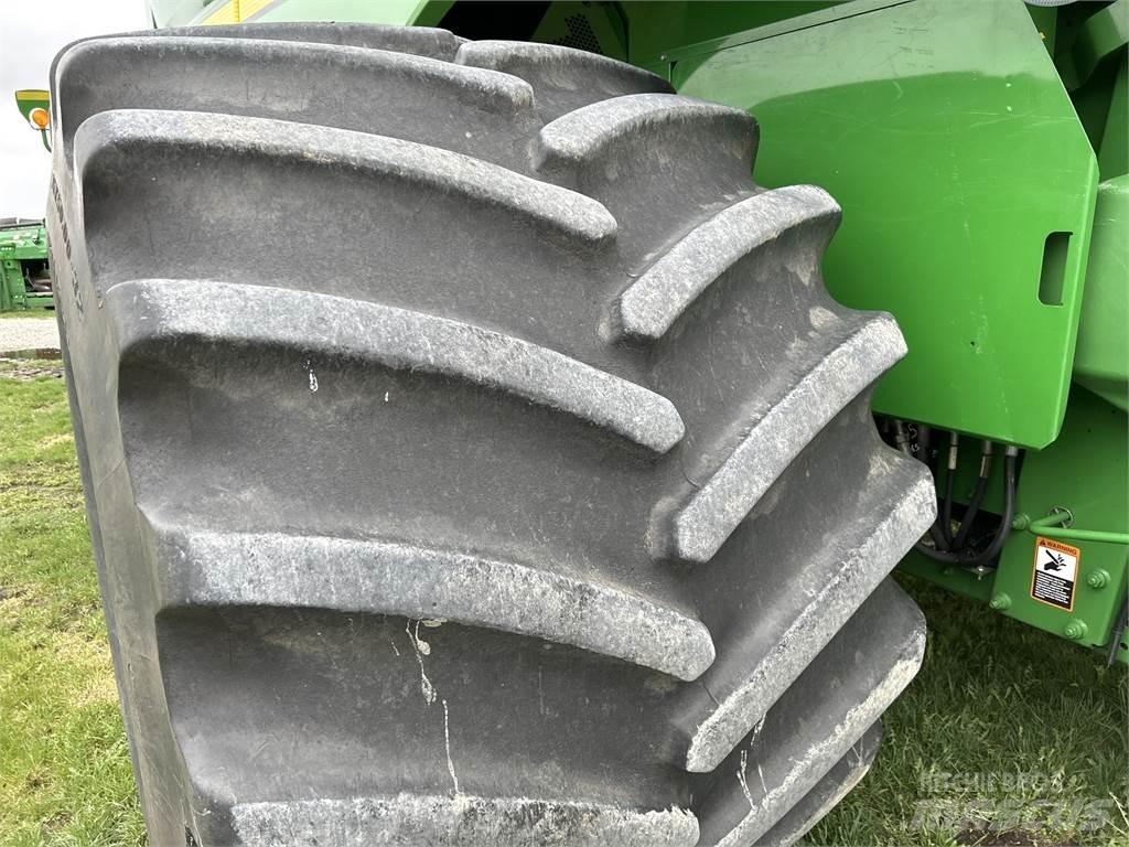 John Deere S680 Leikkuupuimurit