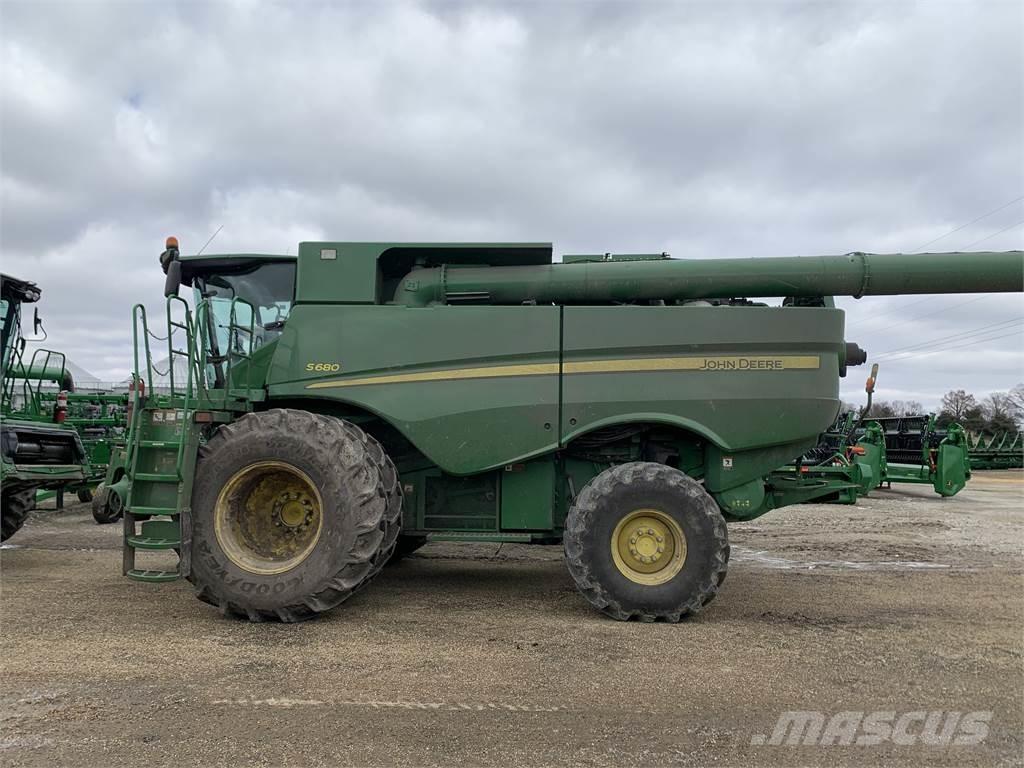 John Deere S680 Leikkuupuimurit
