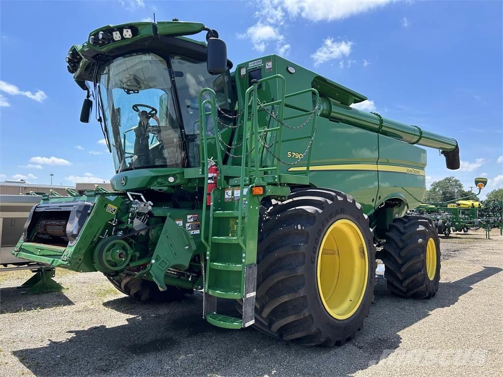 John Deere S790 Leikkuupuimurit
