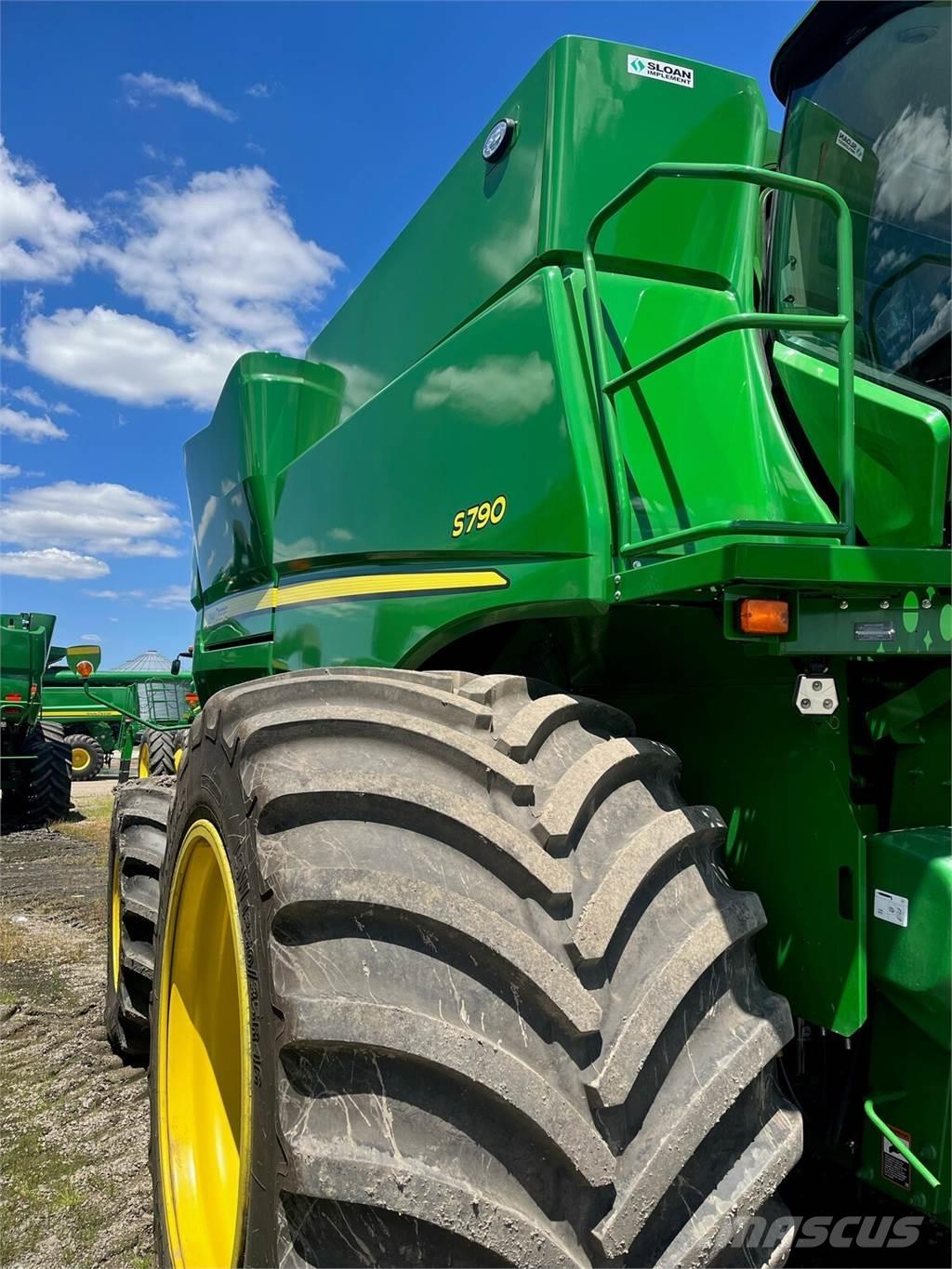 John Deere S790 Leikkuupuimurit