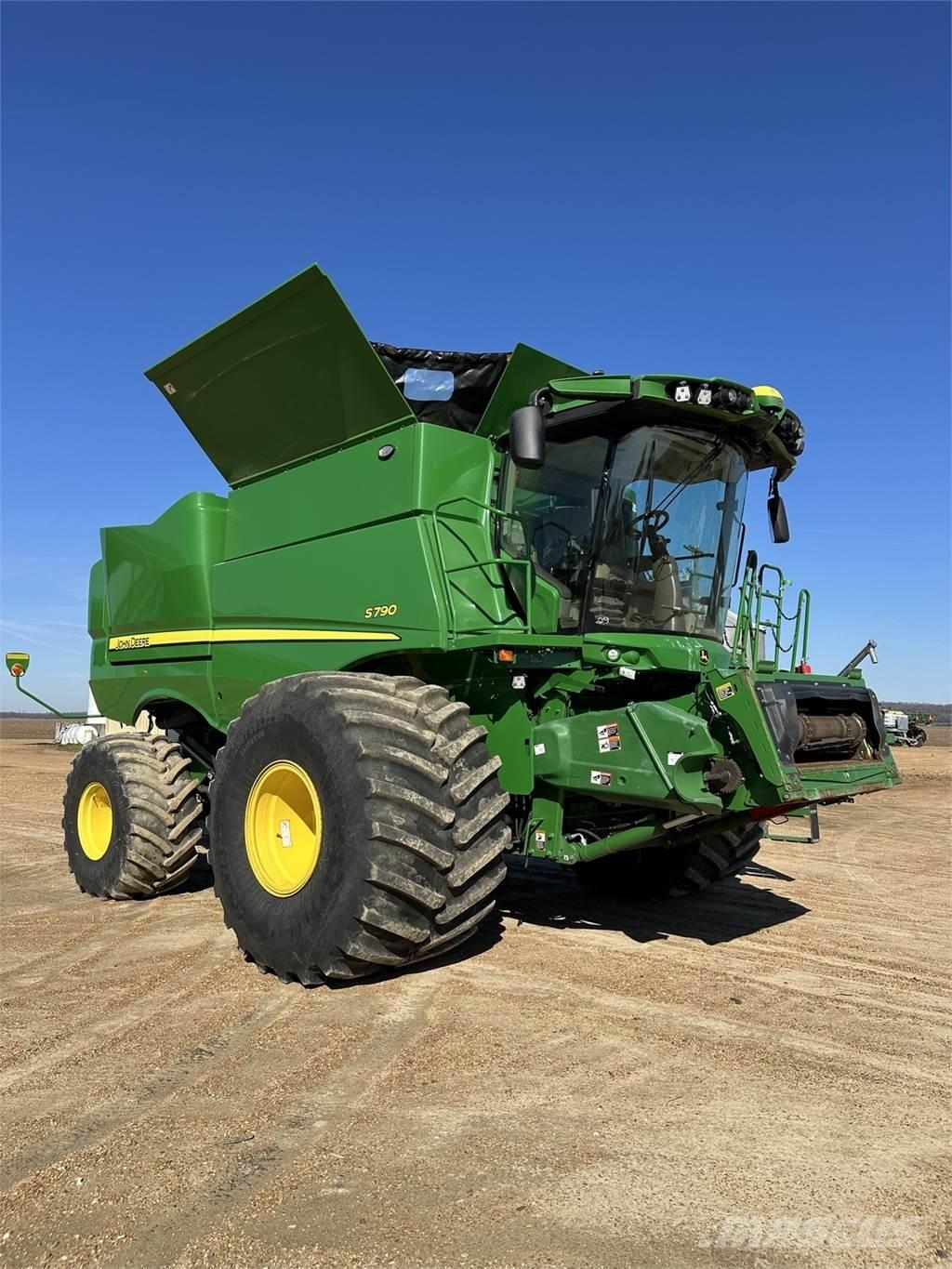 John Deere S790 Leikkuupuimurit