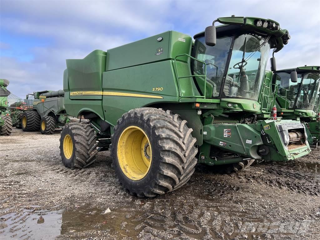 John Deere S790 Leikkuupuimurit