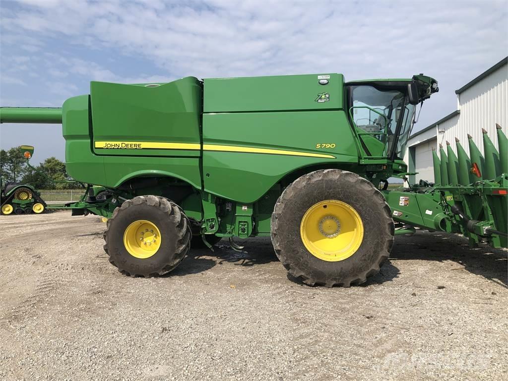John Deere S790 Leikkuupuimurit