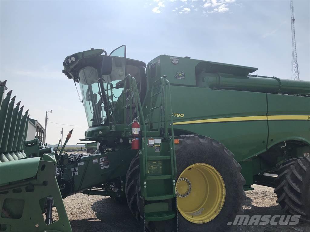 John Deere S790 Leikkuupuimurit