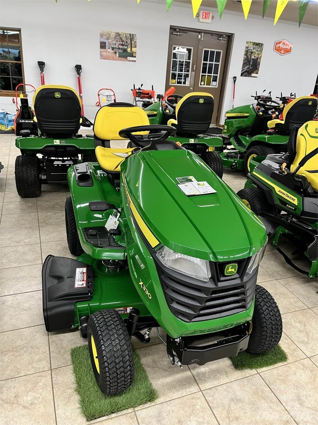 John Deere X330 Taajamatraktorit