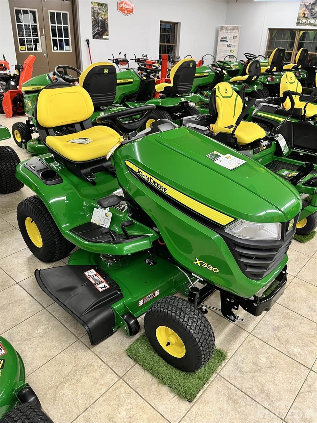 John Deere X330 Taajamatraktorit