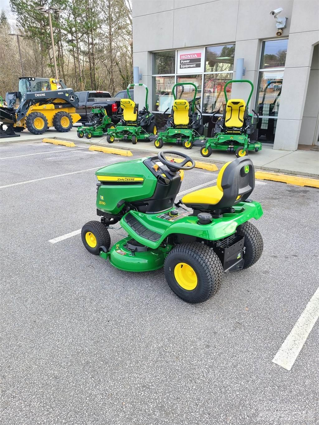 John Deere X330 Taajamatraktorit