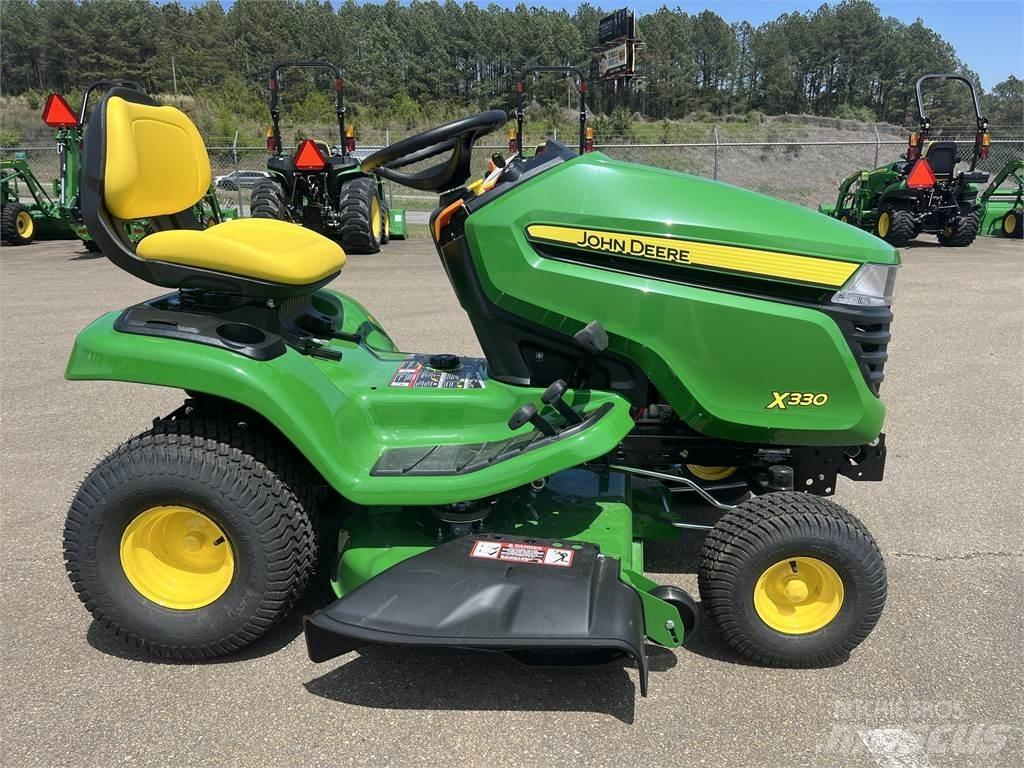 John Deere X330 Taajamatraktorit