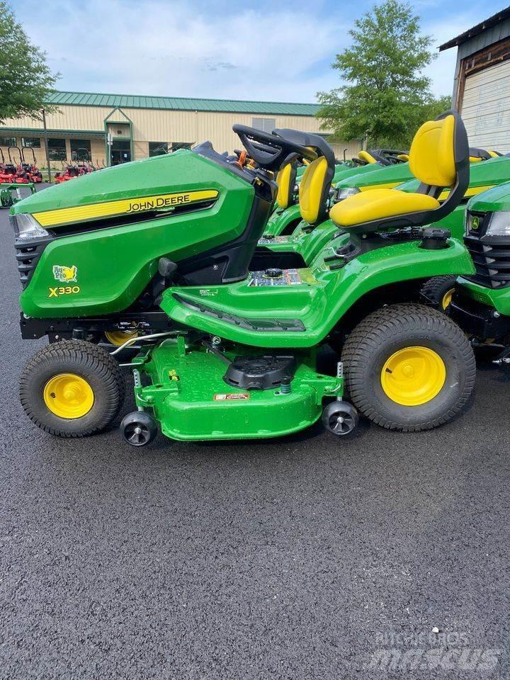 John Deere X330 Taajamatraktorit