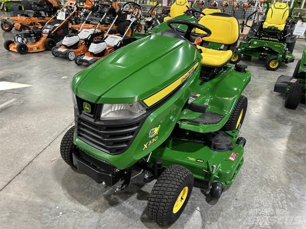John Deere X330 Taajamatraktorit