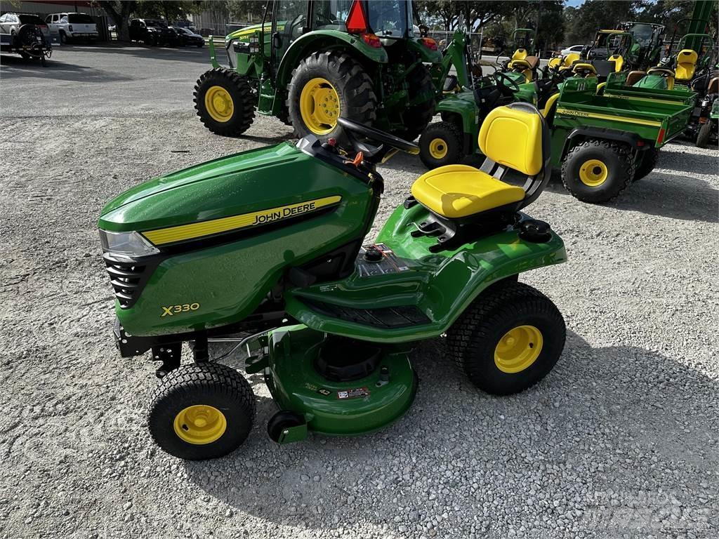John Deere X330 Taajamatraktorit
