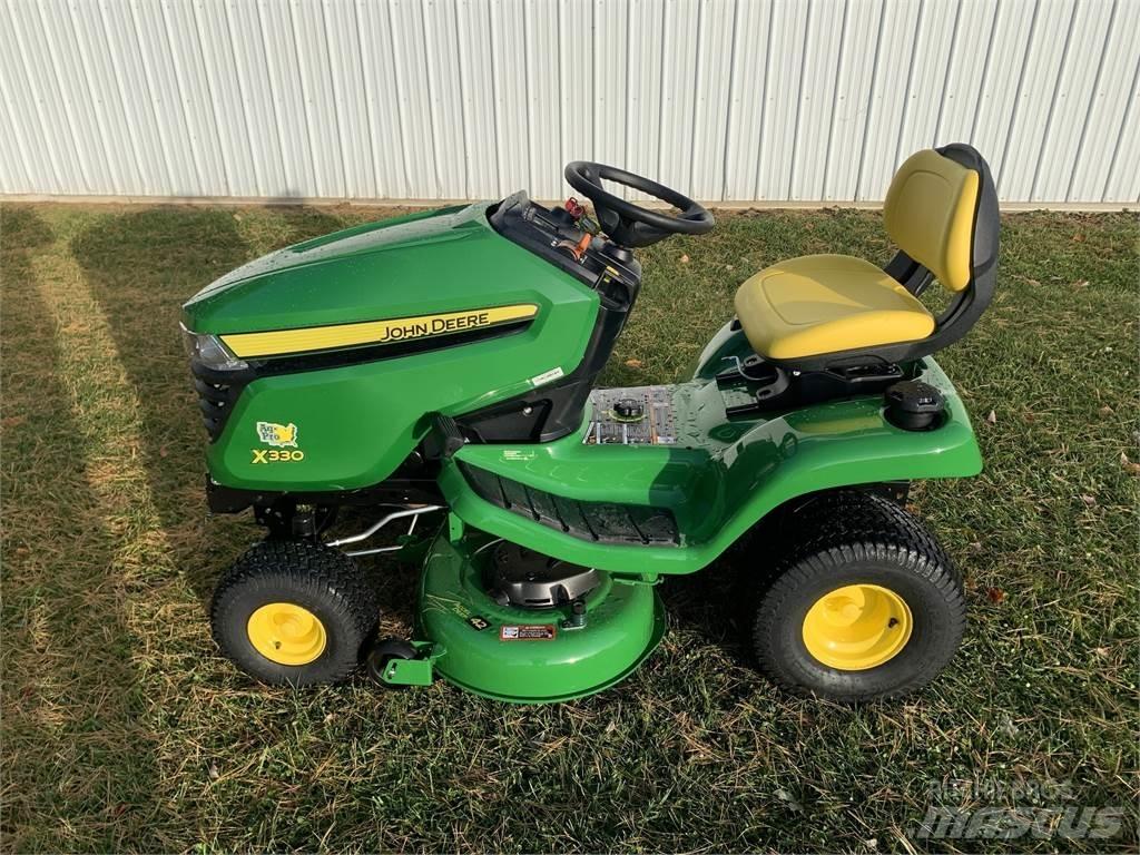 John Deere X330 Taajamatraktorit