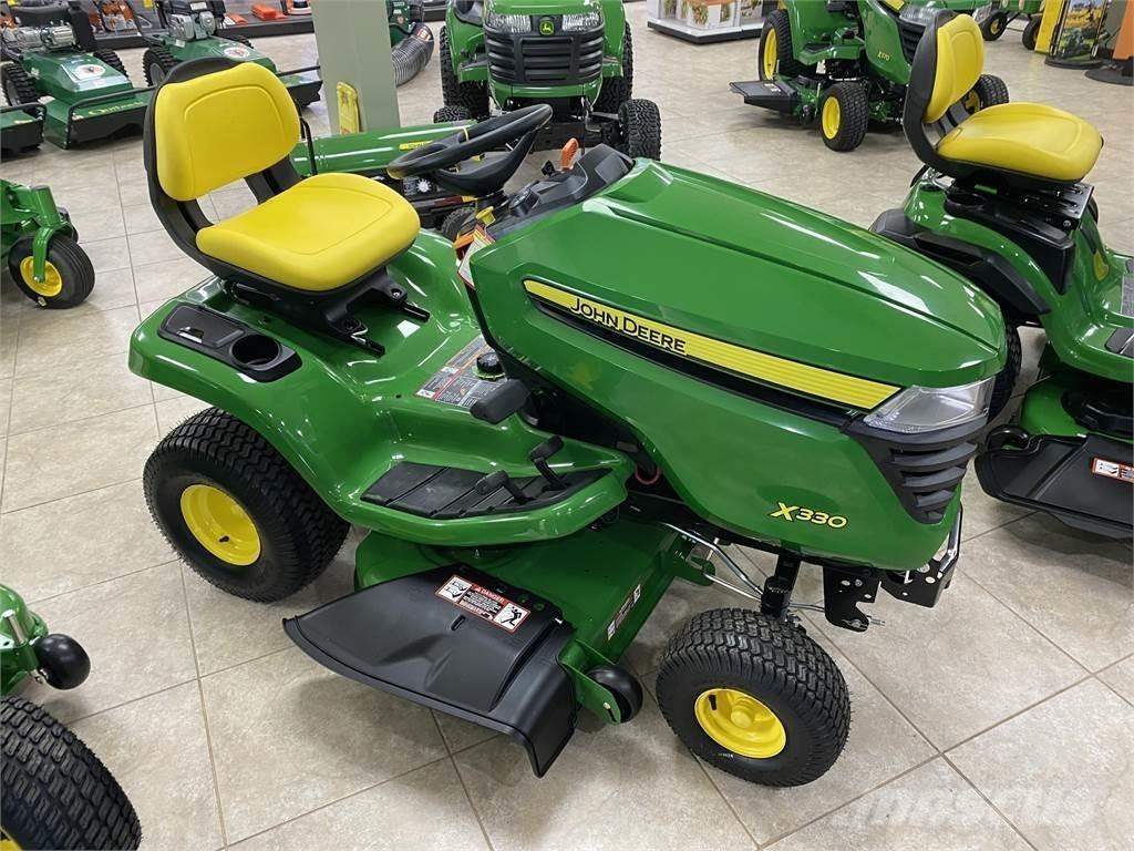 John Deere X330 Taajamatraktorit
