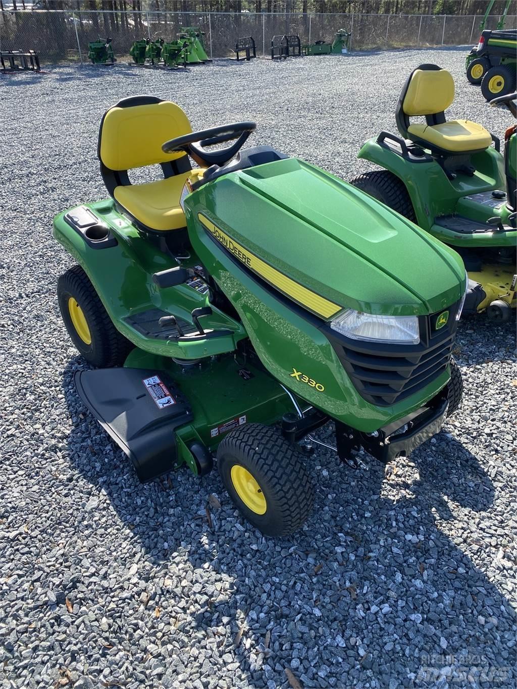 John Deere X330 Taajamatraktorit