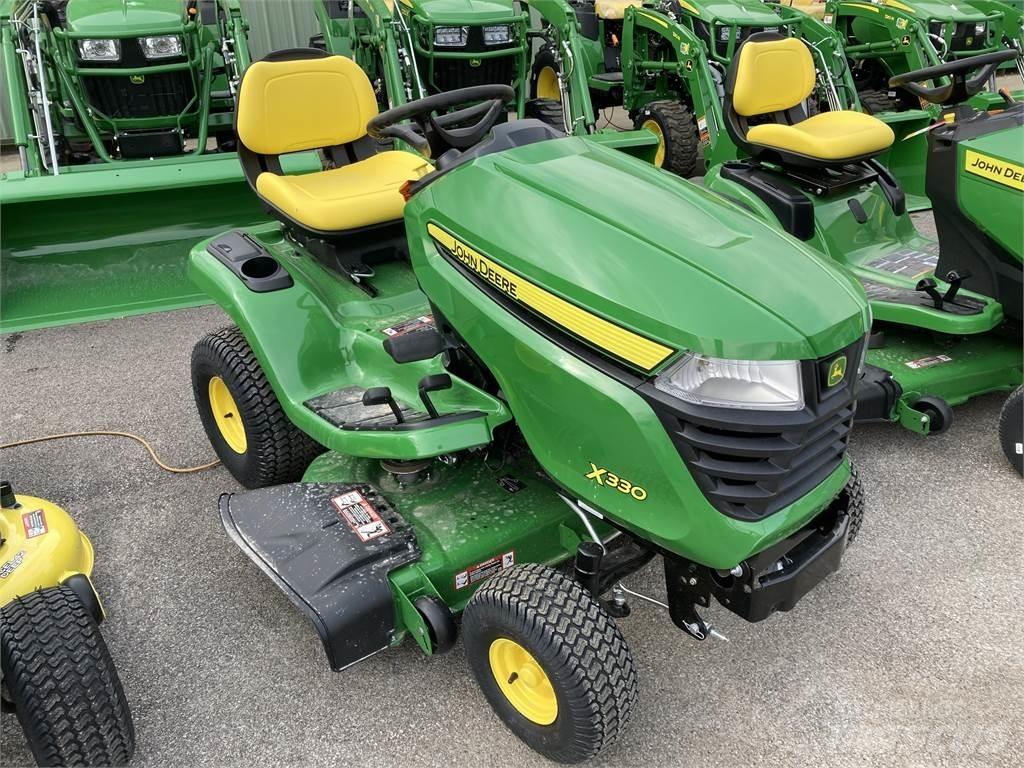 John Deere X330 Taajamatraktorit