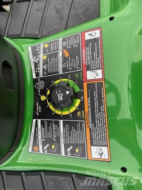 John Deere X350 Taajamatraktorit