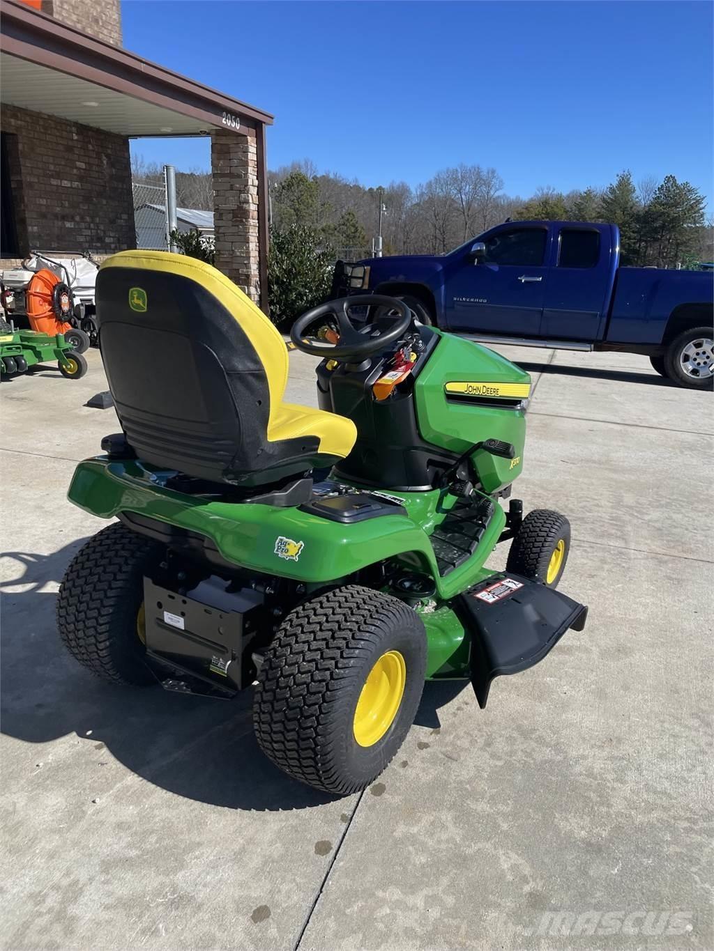 John Deere X370 Taajamatraktorit