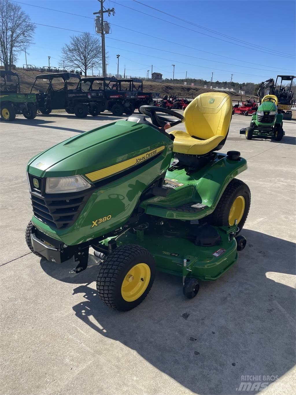 John Deere X380 Taajamatraktorit