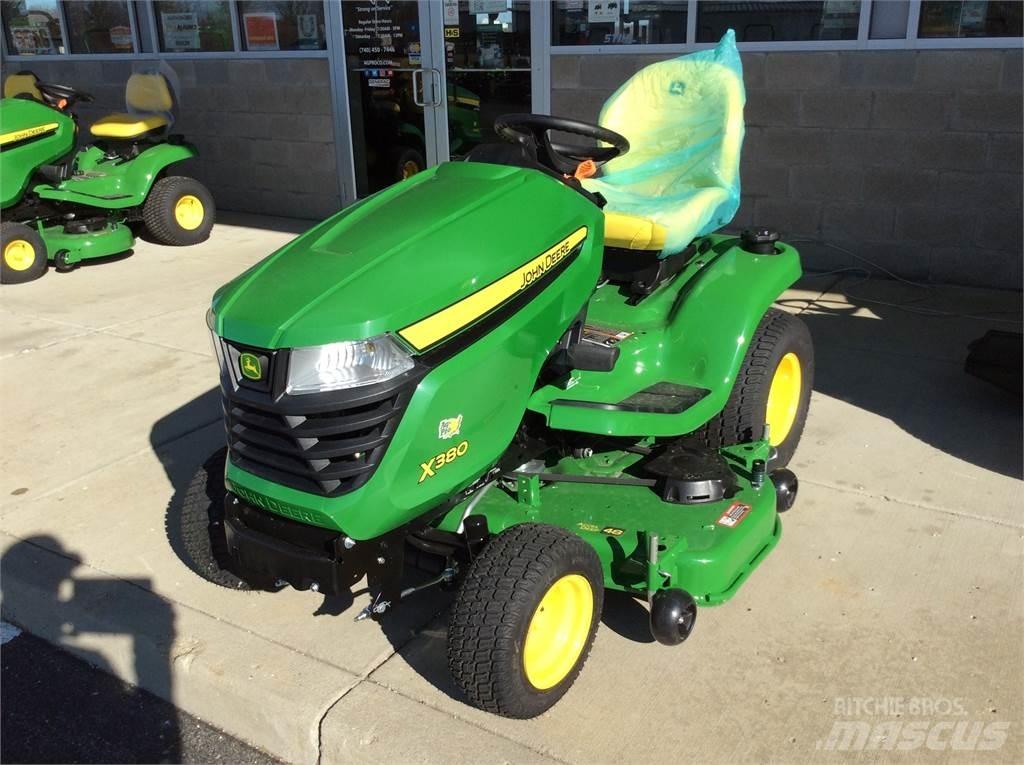 John Deere X380 Taajamatraktorit