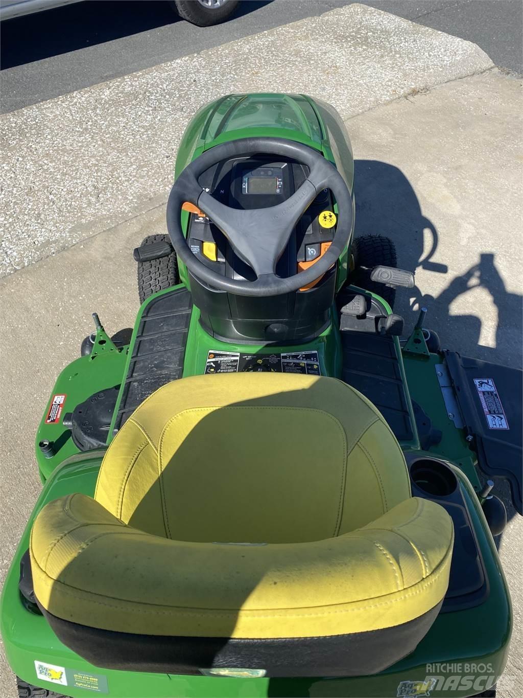 John Deere X380 Taajamatraktorit