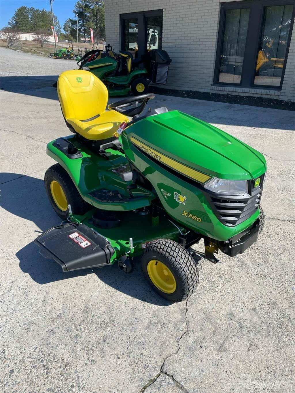 John Deere X380 Taajamatraktorit