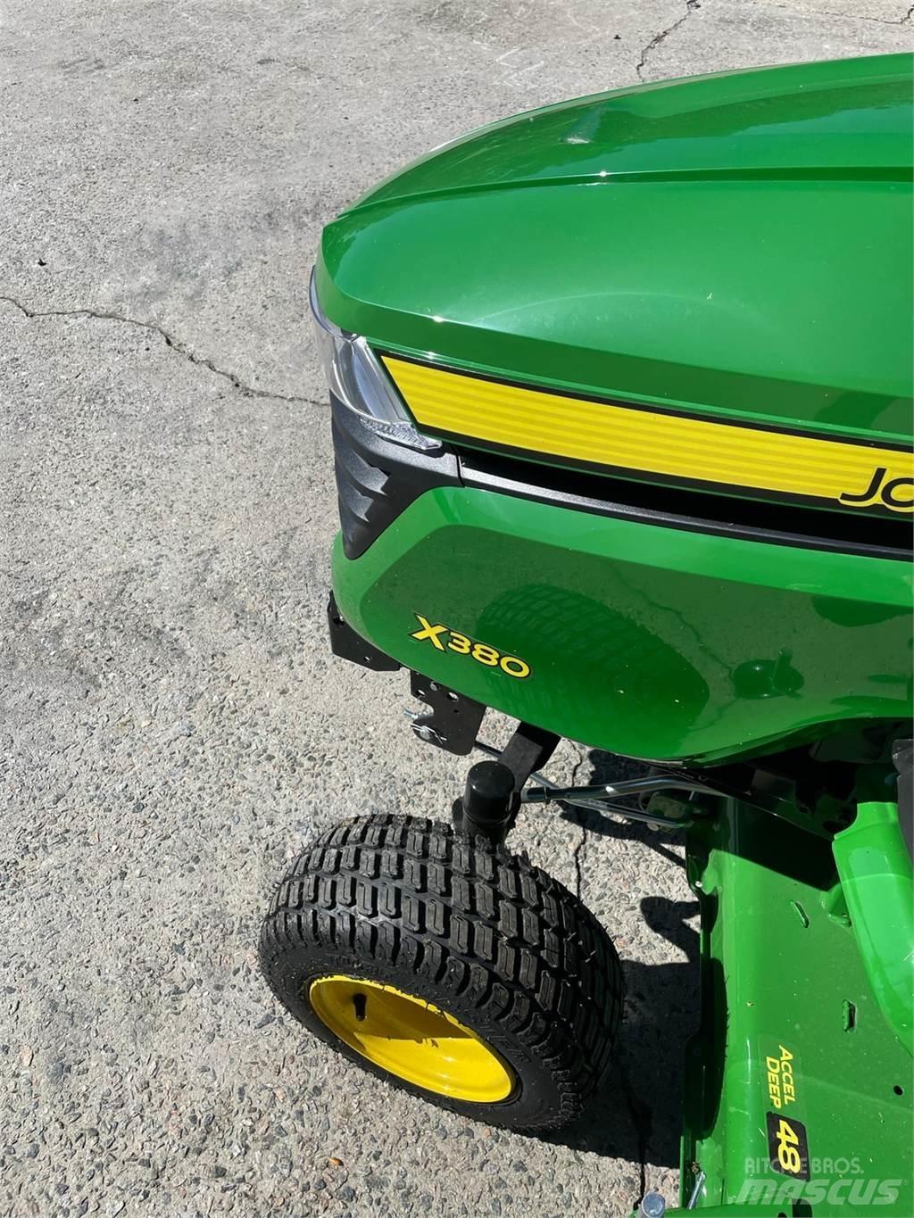 John Deere X380 Taajamatraktorit
