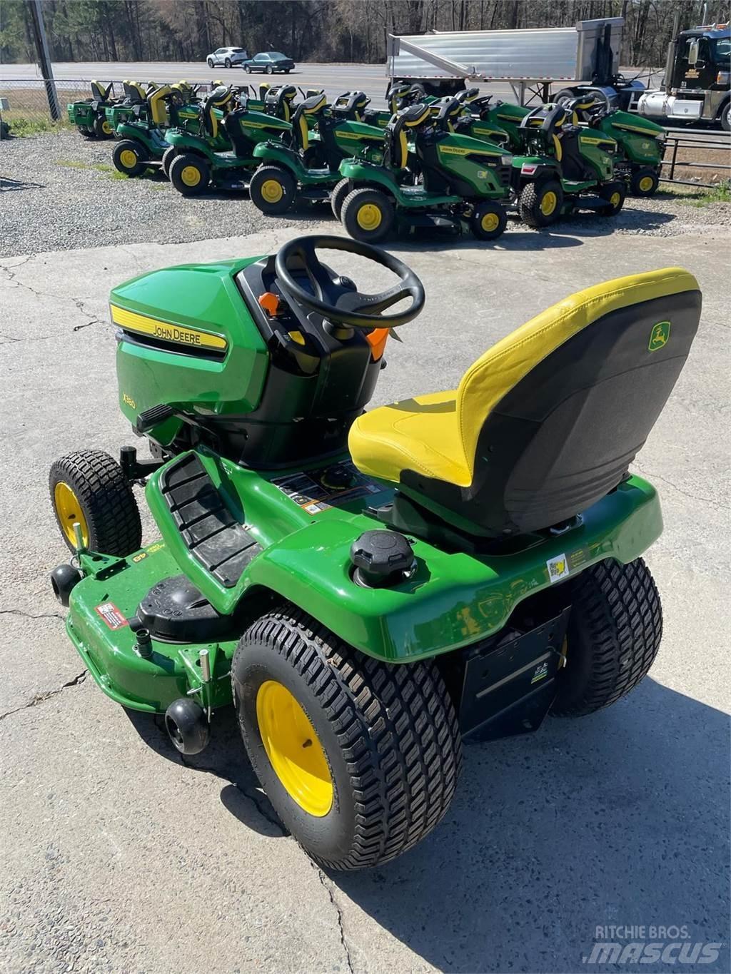 John Deere X380 Taajamatraktorit