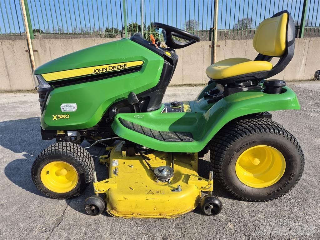 John Deere X380 Taajamatraktorit