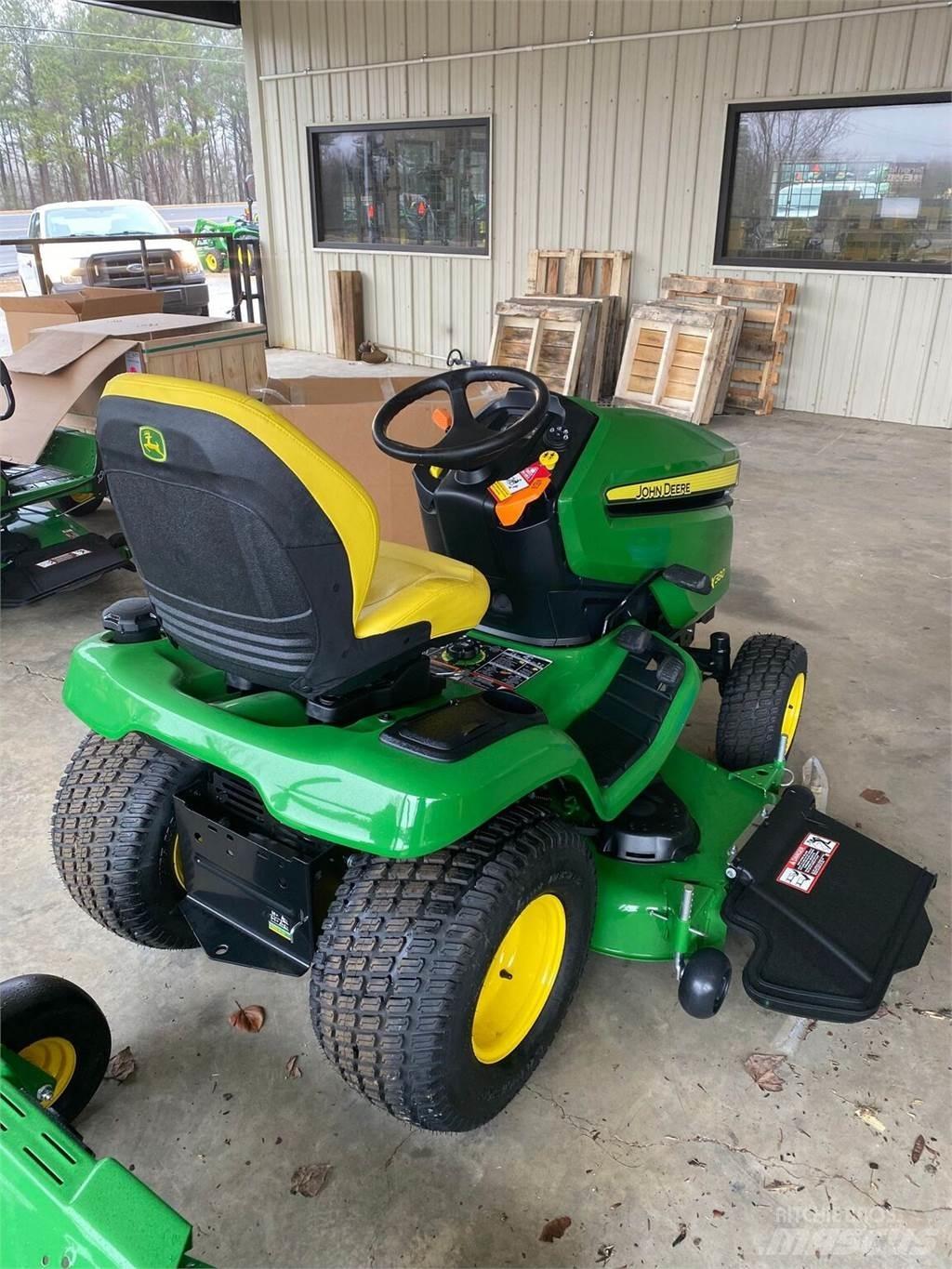 John Deere X380 Taajamatraktorit