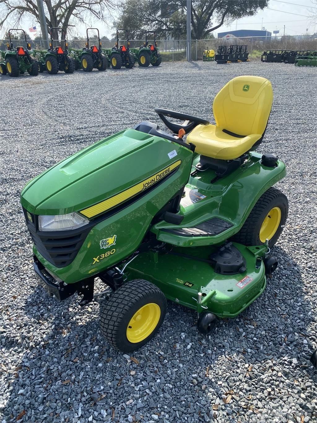 John Deere X380 Taajamatraktorit
