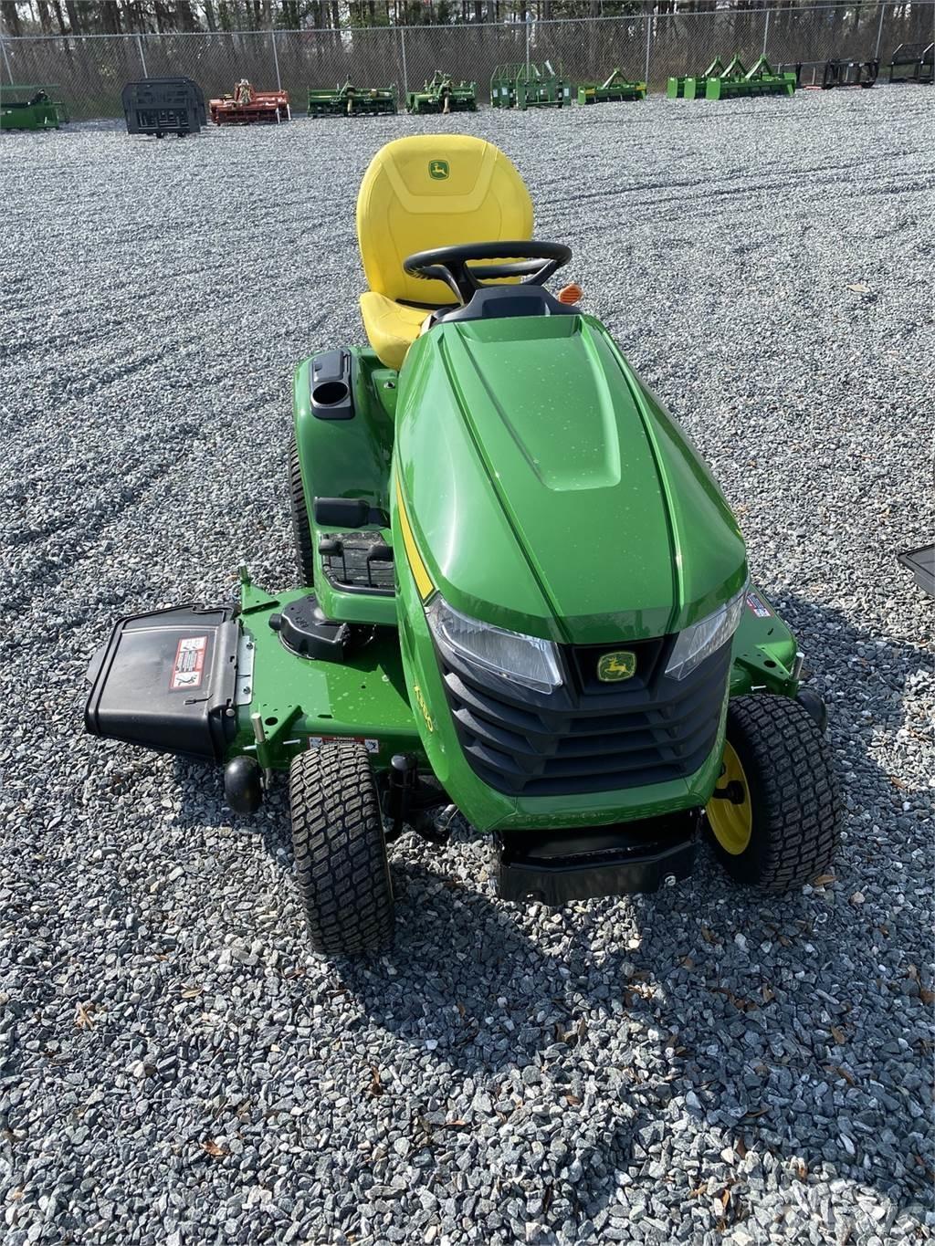 John Deere X380 Taajamatraktorit