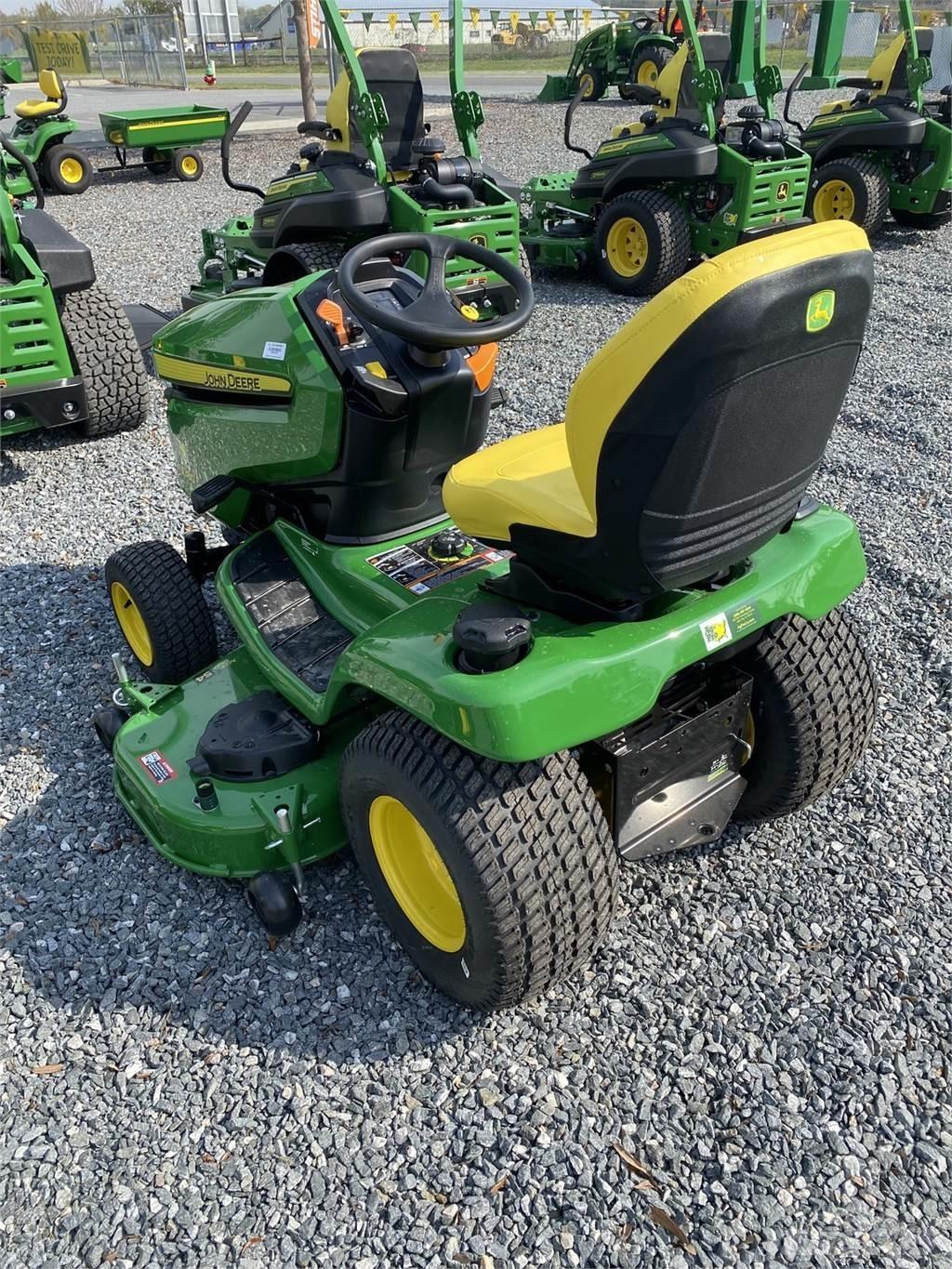John Deere X380 Taajamatraktorit
