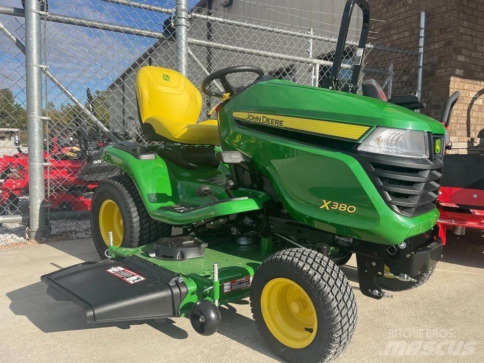 John Deere X380 Taajamatraktorit