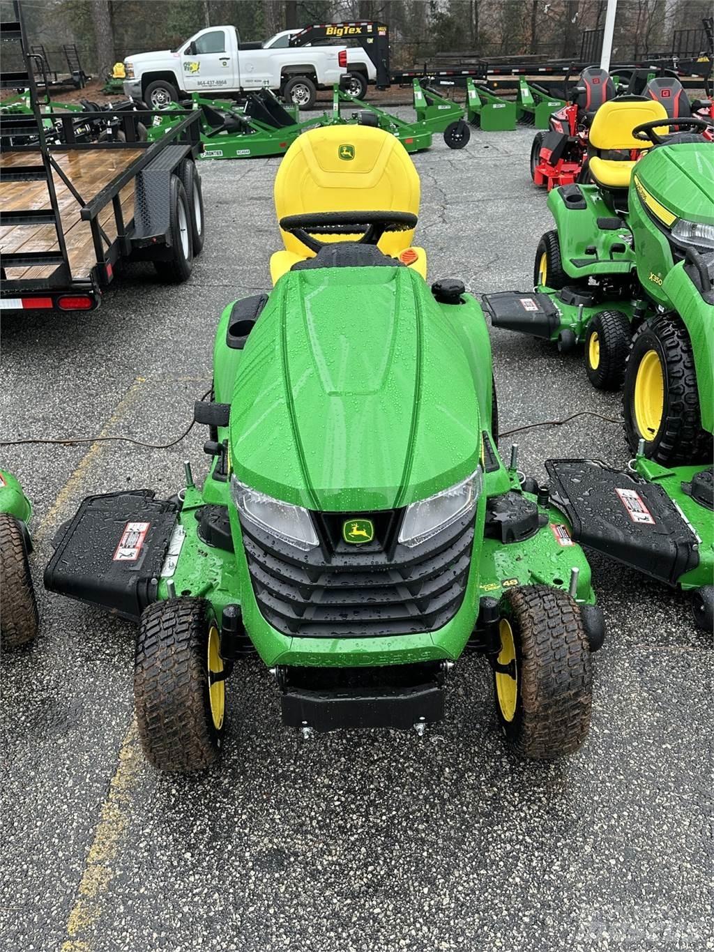 John Deere X390 Taajamatraktorit
