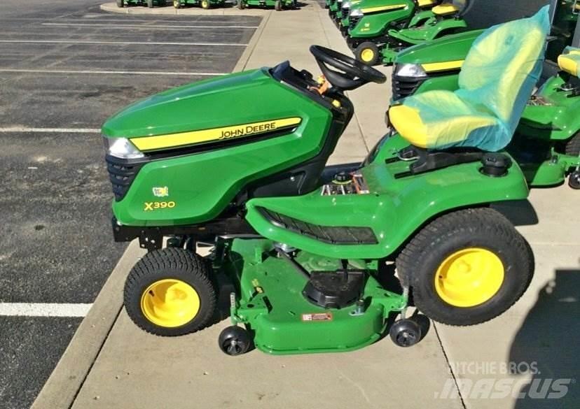 John Deere X390 Taajamatraktorit