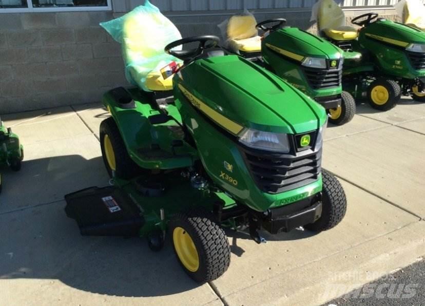 John Deere X390 Taajamatraktorit