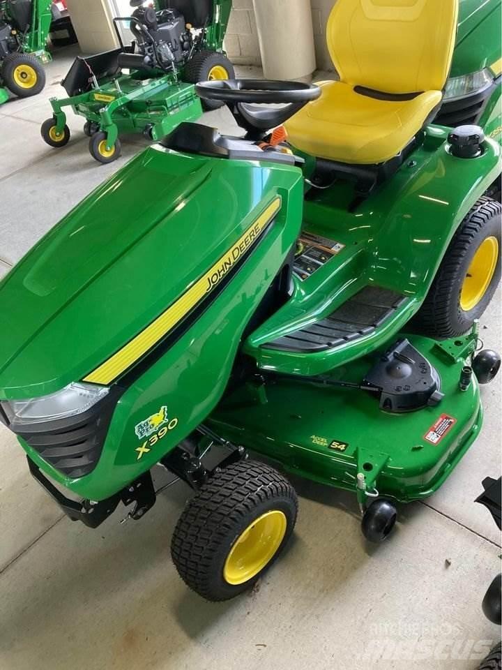 John Deere X390 Taajamatraktorit