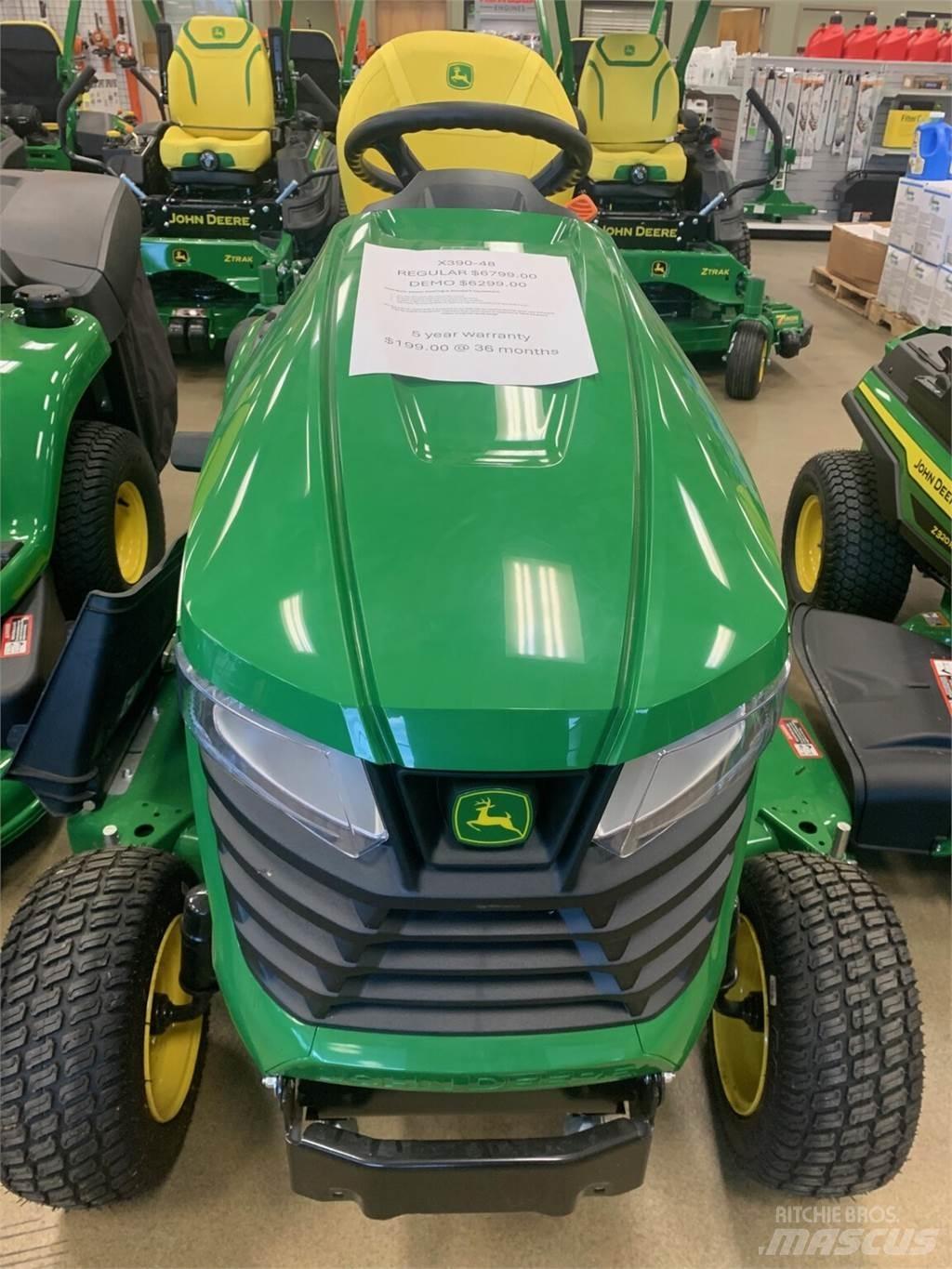 John Deere X390 Taajamatraktorit