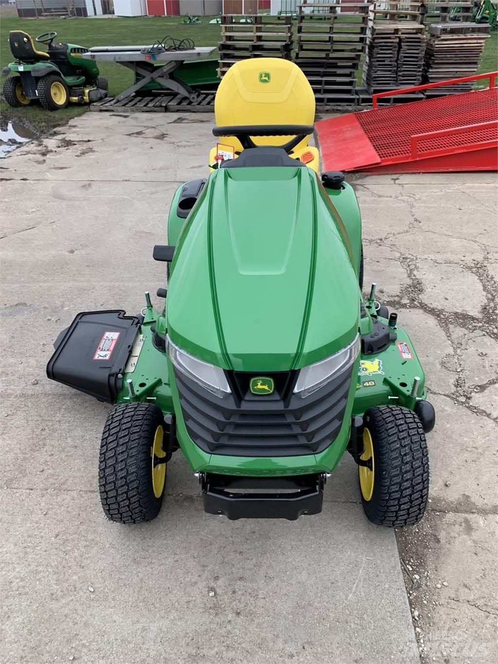 John Deere X390 Taajamatraktorit
