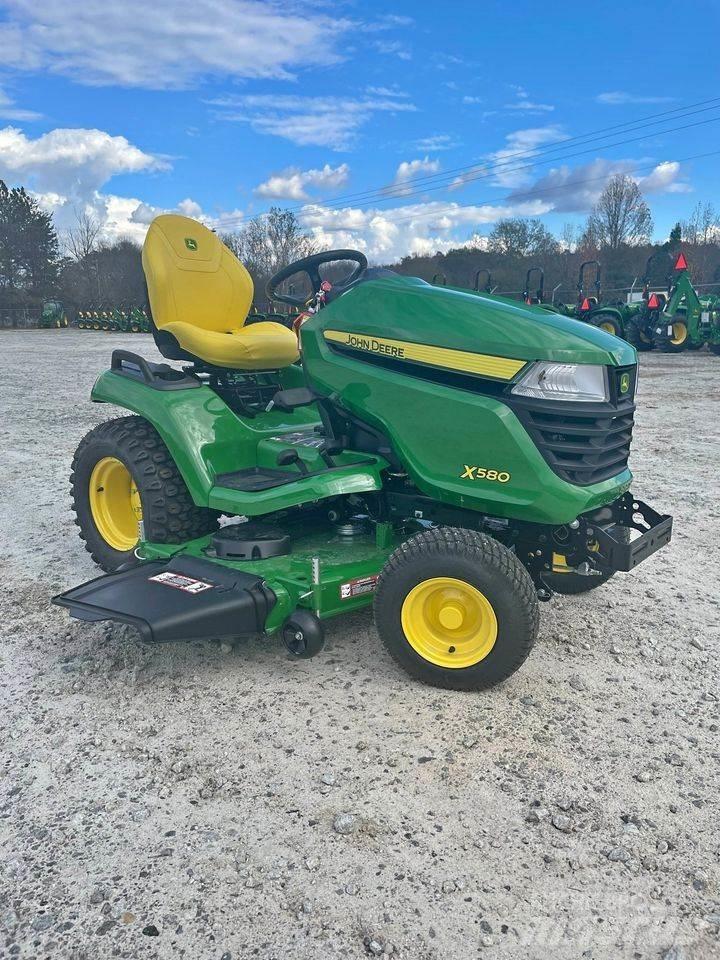 John Deere X580 Taajamatraktorit