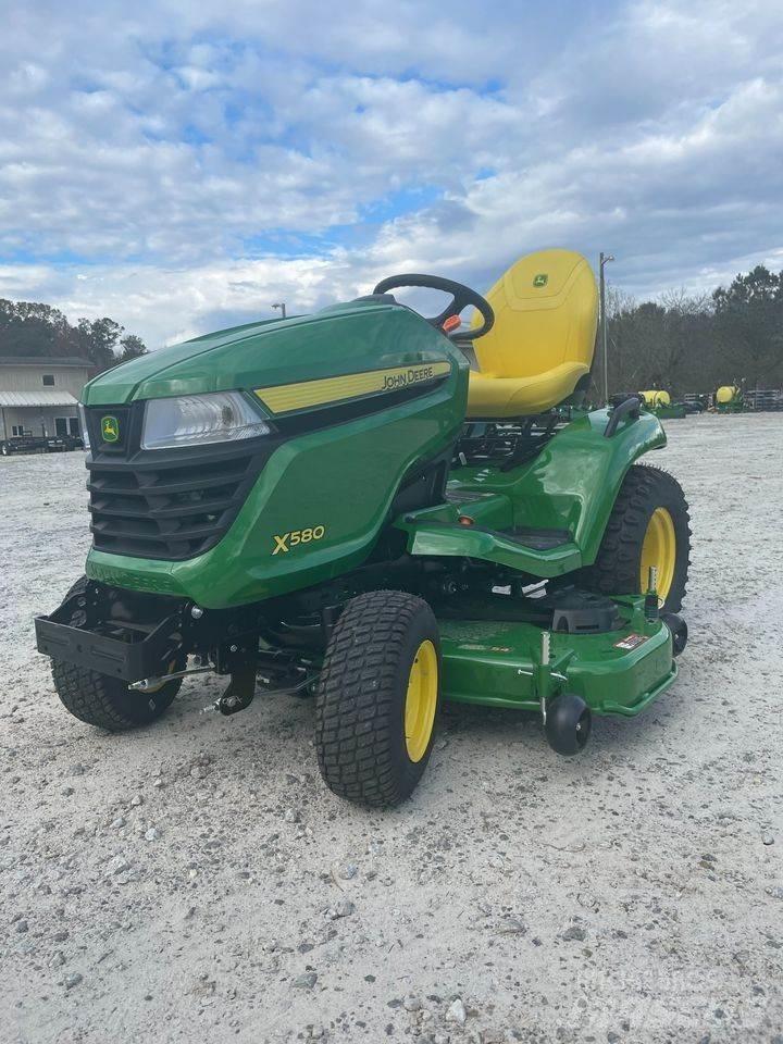 John Deere X580 Taajamatraktorit