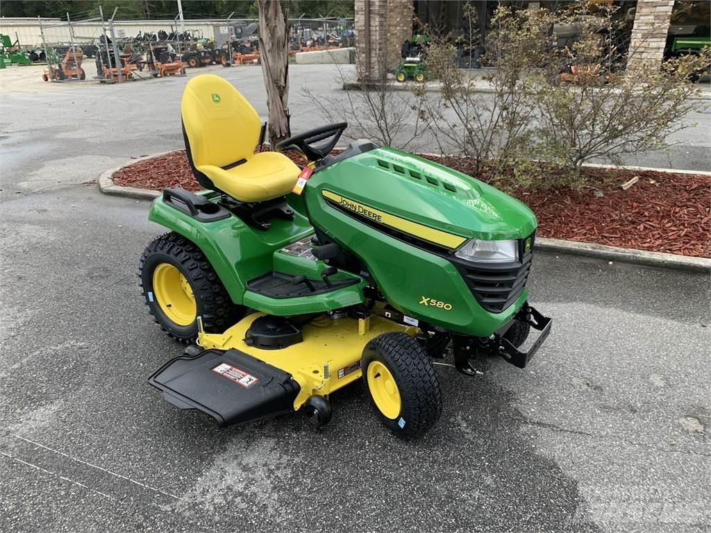 John Deere X580 Taajamatraktorit