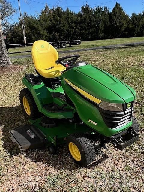 John Deere X580 Taajamatraktorit