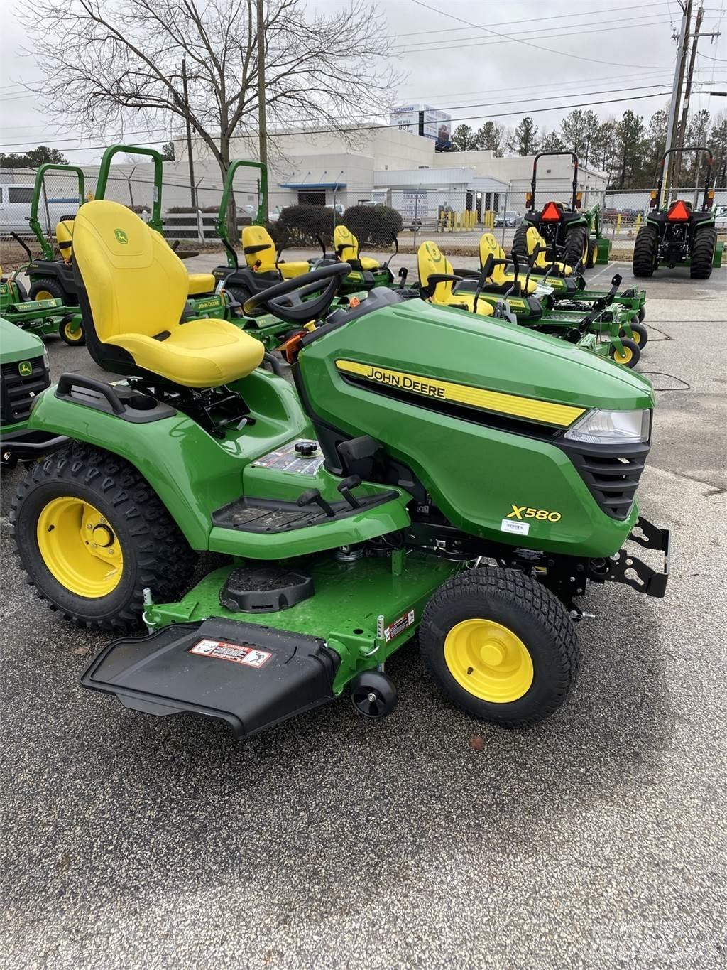 John Deere X580 Taajamatraktorit
