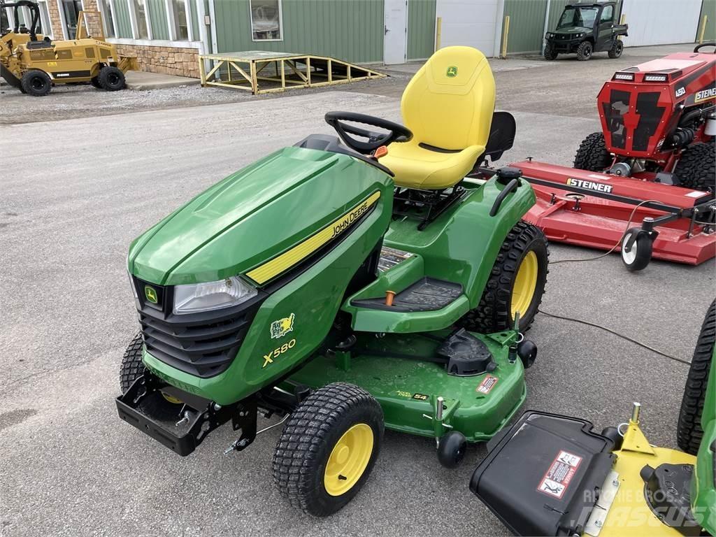 John Deere X580 Taajamatraktorit