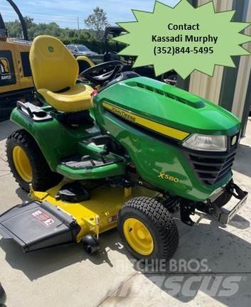 John Deere X580 Taajamatraktorit