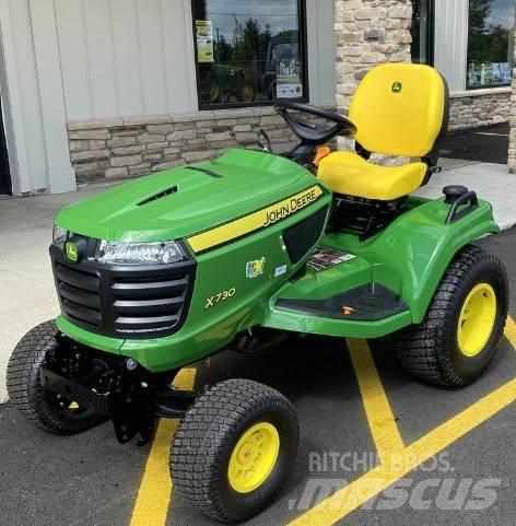 John Deere X730 Taajamatraktorit