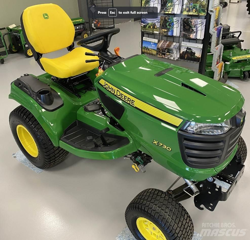 John Deere X730 Taajamatraktorit