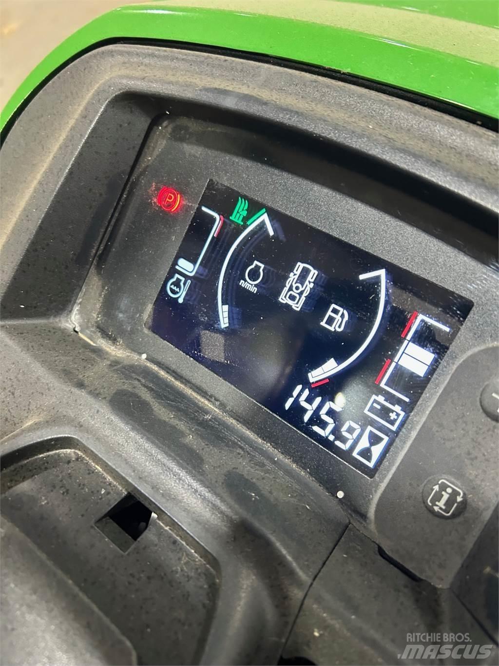 John Deere X730 Taajamatraktorit